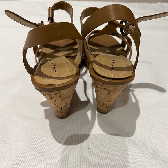 TAHARI Sarah Wedge Heels Leather! - Picture 3 of 6
